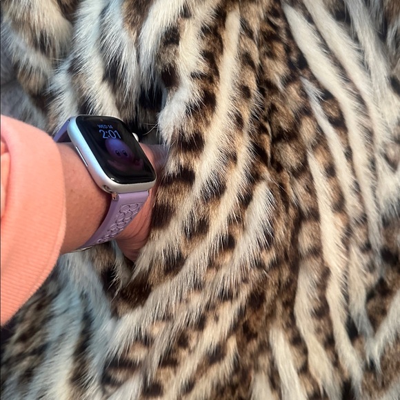 GENUINE LEOPARD FUR  VINTAGE FABULOUS LONG COAT ADDITIONAL PHOTOS!! - Picture 6 of 17